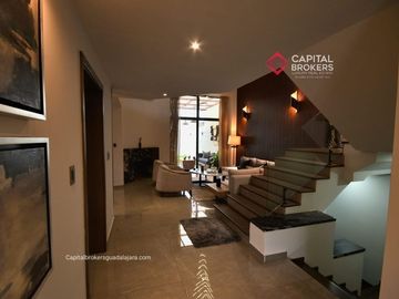 Casa de Lujo en Venta en Valle Real