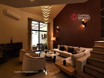 Casa de Lujo en Venta en Valle Real