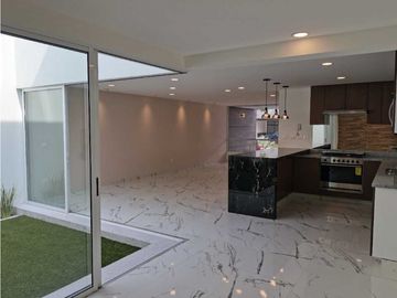 Casa En Venta En Fraccionamiento Paseos De Morillotla