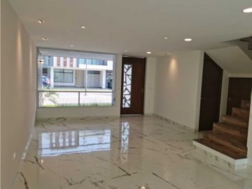 Casa En Venta En Fraccionamiento Paseos De Morillotla