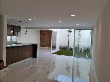 Casa En Venta En Fraccionamiento Paseos De Morillotla