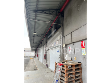 Galpón Industrial y Oficina en Vía a Daule