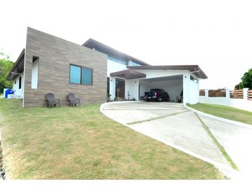 VENTA DE CASA EN PASEO LOS LIBERTADORES VIA LA PINTADA PENONOME