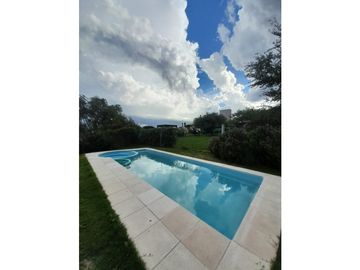 IMPERDIBLE CASA EN BARRIO CERRADO LOMAS DEL REY