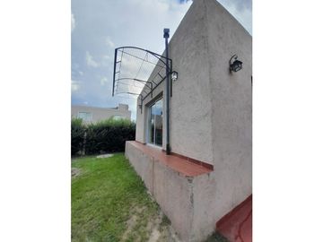 IMPERDIBLE CASA EN BARRIO CERRADO LOMAS DEL REY