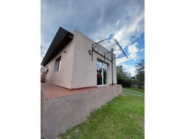 IMPERDIBLE CASA EN BARRIO CERRADO LOMAS DEL REY