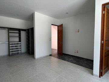 CASA EN EXCLUSIVO FRACCIONAMIENTO LEÑEROS