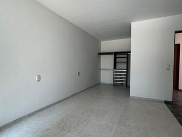 CASA EN EXCLUSIVO FRACCIONAMIENTO LEÑEROS