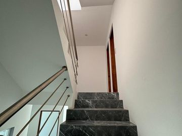 CASA EN EXCLUSIVO FRACCIONAMIENTO LEÑEROS
