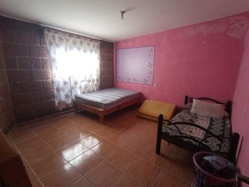 VENTA DE HERMOSA CASA CONSTRUIDA DE PURO SILLAR, A SOLO 7 MINUTOS EN AUTO DEL CENTRO