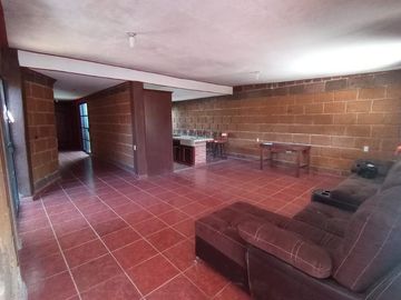 VENTA DE HERMOSA CASA CONSTRUIDA DE PURO SILLAR, A SOLO 7 MINUTOS EN AUTO DEL CENTRO