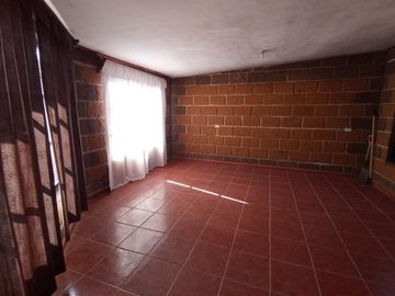 VENTA DE HERMOSA CASA CONSTRUIDA DE PURO SILLAR, A SOLO 7 MINUTOS EN AUTO DEL CENTRO