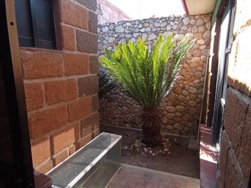 VENTA DE HERMOSA CASA CONSTRUIDA DE PURO SILLAR, A SOLO 7 MINUTOS EN AUTO DEL CENTRO