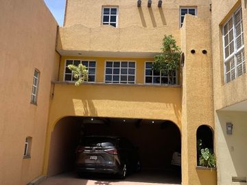 Casa en condominio con alberca en Tepepan