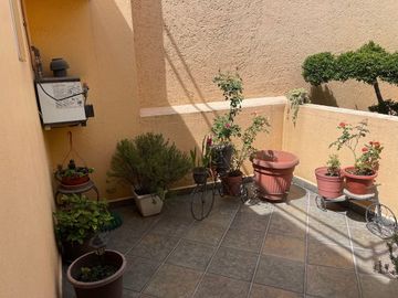 Casa en condominio con alberca en Tepepan