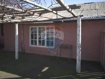 Casa con Parcela en Rauco: ¡Una Oportunidad Única!