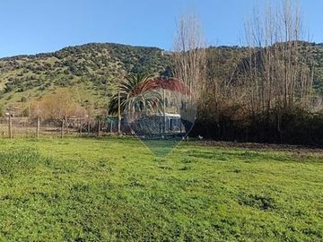Casa con Parcela en Rauco: ¡Una Oportunidad Única!