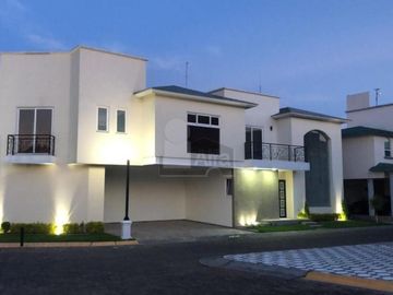 Casa en venta, Real de Arcos, Conjunto Diamante, Metepec.