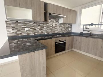 BONITA CASA EN VENTA , RESIDENCIAL MONCAYO. ZONA ESMERALDA