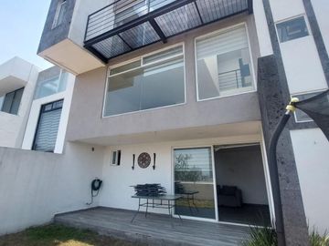 BONITA CASA EN VENTA , RESIDENCIAL MONCAYO. ZONA ESMERALDA