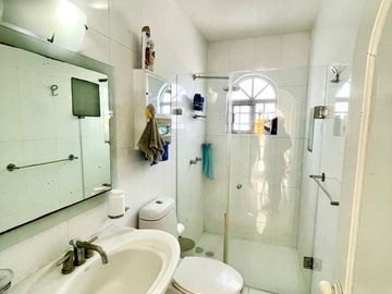 CASA EN VENTA EN QUERETARO 4 RECAMARAS