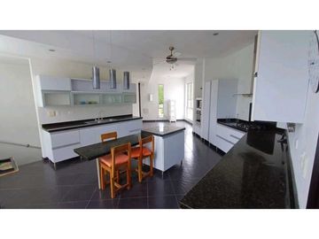 Se vende o se arrienda casa campestre via al aeropuerto