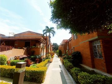 SE VENDE LINDA CASA EN EL CONJUNTO VILLAS DEL INGENIO- CALI