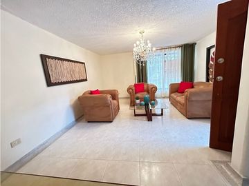 CASA EN VENTA BARRIO LA FLORA