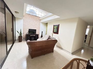 CASA EN VENTA BARRIO LA FLORA