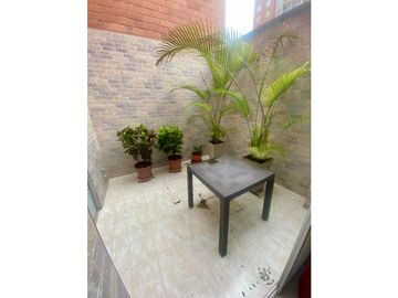 SE VENDE HERMOSA CASA DE DOS PISOS EN CONDOMINIO, VALLE DE LILI.