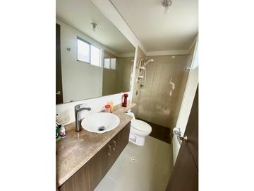SE VENDE HERMOSA CASA DE DOS PISOS EN CONDOMINIO, VALLE DE LILI.
