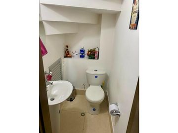 SE VENDE HERMOSA CASA DE DOS PISOS EN CONDOMINIO, VALLE DE LILI.