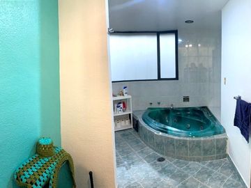 CASA EN VENTA CON SEGURIDAD EN CIUDAD SATÉLITE, NAUCALPAN DE JUÁREZ