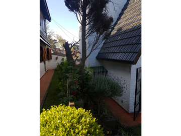 Venta casa Alpina- a 2 cuadras de la playa!!!