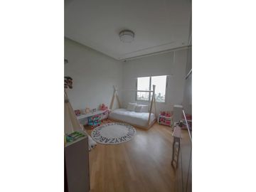VENDO APARTAMENTO CON VISTA AL PARQUE OMAR EN ALTOS DEL GOLF $720.000
