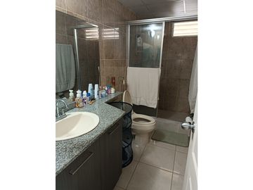 VENDO APARTAMENTO AMOBLADO EN OMAR TORRJA $120.000
