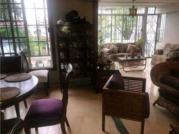 APARTAMENTO EN ALTOS DEL GOLF PH LAURA MARIA 3REC 2B 173M2