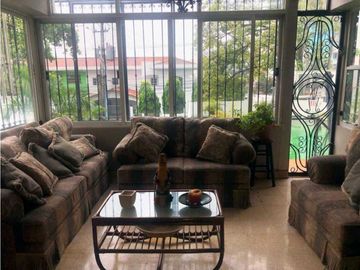 APARTAMENTO EN ALTOS DEL GOLF PH LAURA MARIA 3REC 2B 173M2