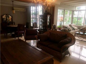 APARTAMENTO EN ALTOS DEL GOLF PH LAURA MARIA 3REC 2B 173M2