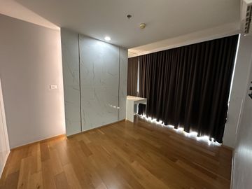 1Bedroom - 30th floor - next to BTS and MRT - huge garden