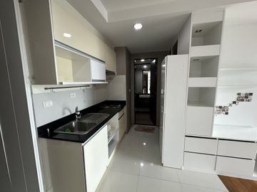 1Bedroom - 30th floor - next to BTS and MRT - huge garden