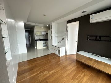 1Bedroom - 30th floor - next to BTS and MRT - huge garden