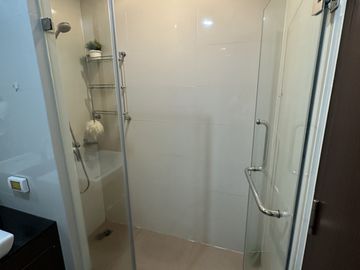 1Bedroom - 30th floor - next to BTS and MRT - huge garden