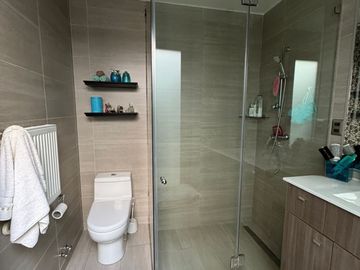 Vende Casa Cómoda y Luminosa en Concón