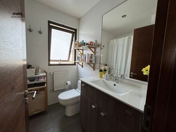 Vende Casa Cómoda y Luminosa en Concón