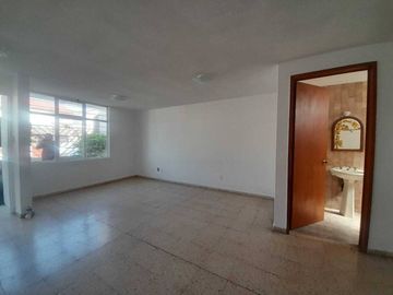 Casa en venta, Fracc. Vista Alegre,  a unas calles de CU