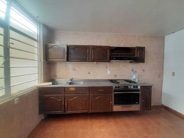 Casa en venta, Fracc. Vista Alegre,  a unas calles de CU