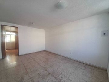Casa en venta, Fracc. Vista Alegre,  a unas calles de CU