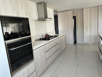 Se Vende Apartamento Con 3 Parqueaderos Barrio La Castellana Armenia