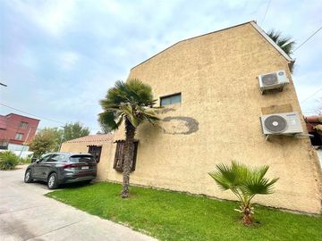 Casa en Venta en MA - Estación Pirque, Metro Ñuble, San Eugenio